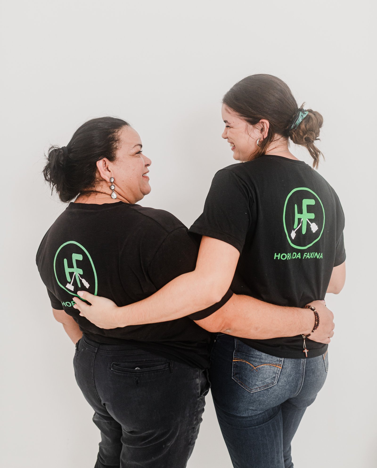 Placeholder para mãe e filha trabalhando juntas